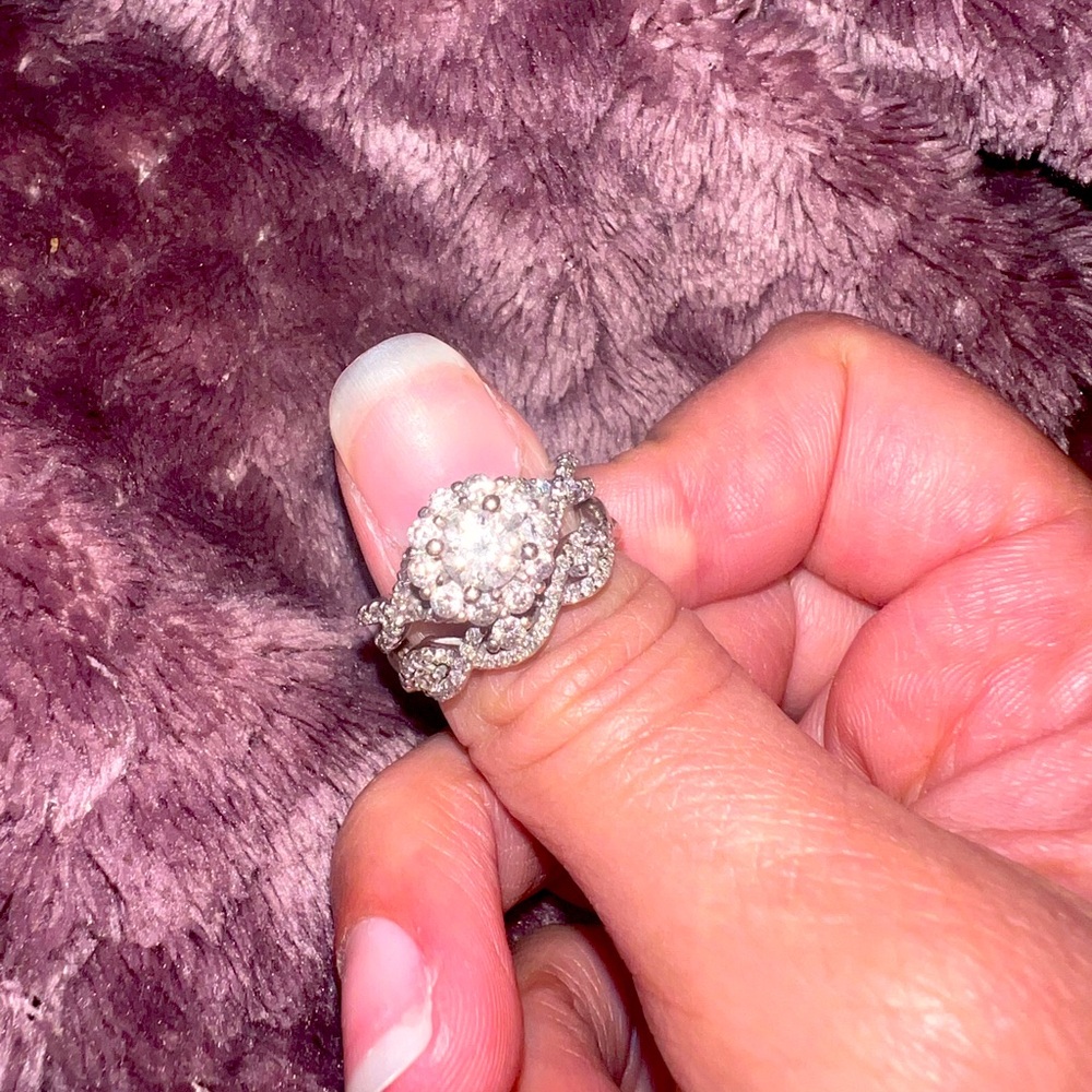 Vera Wang Wedding Ring Set